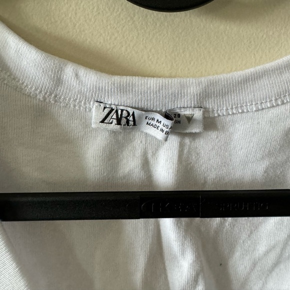 White Short Sleeve V Neck Top - Picture 2 of 3